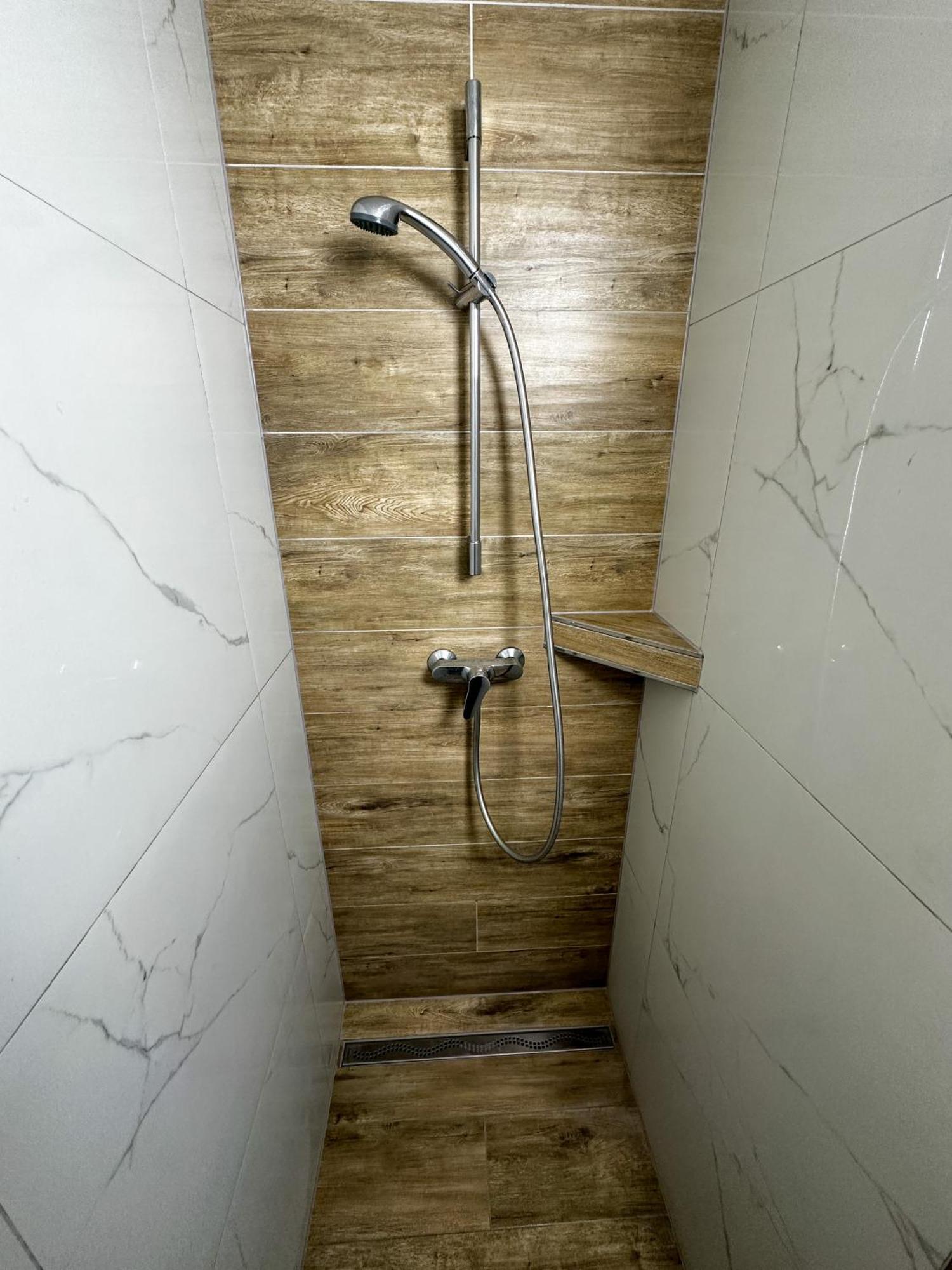 Privat Simba Apartment Strecno Екстериор снимка