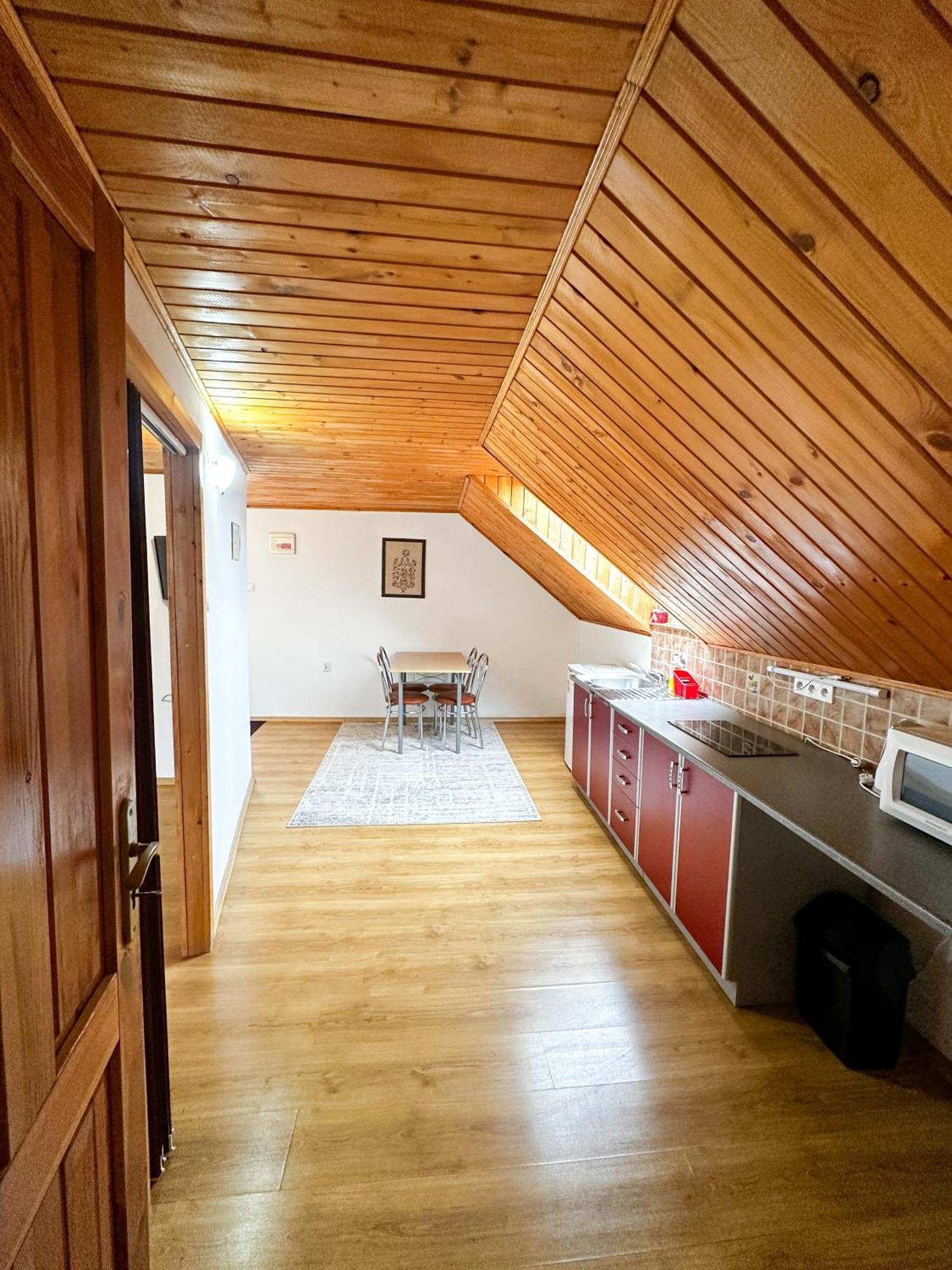 Privat Simba Apartment Strecno Екстериор снимка