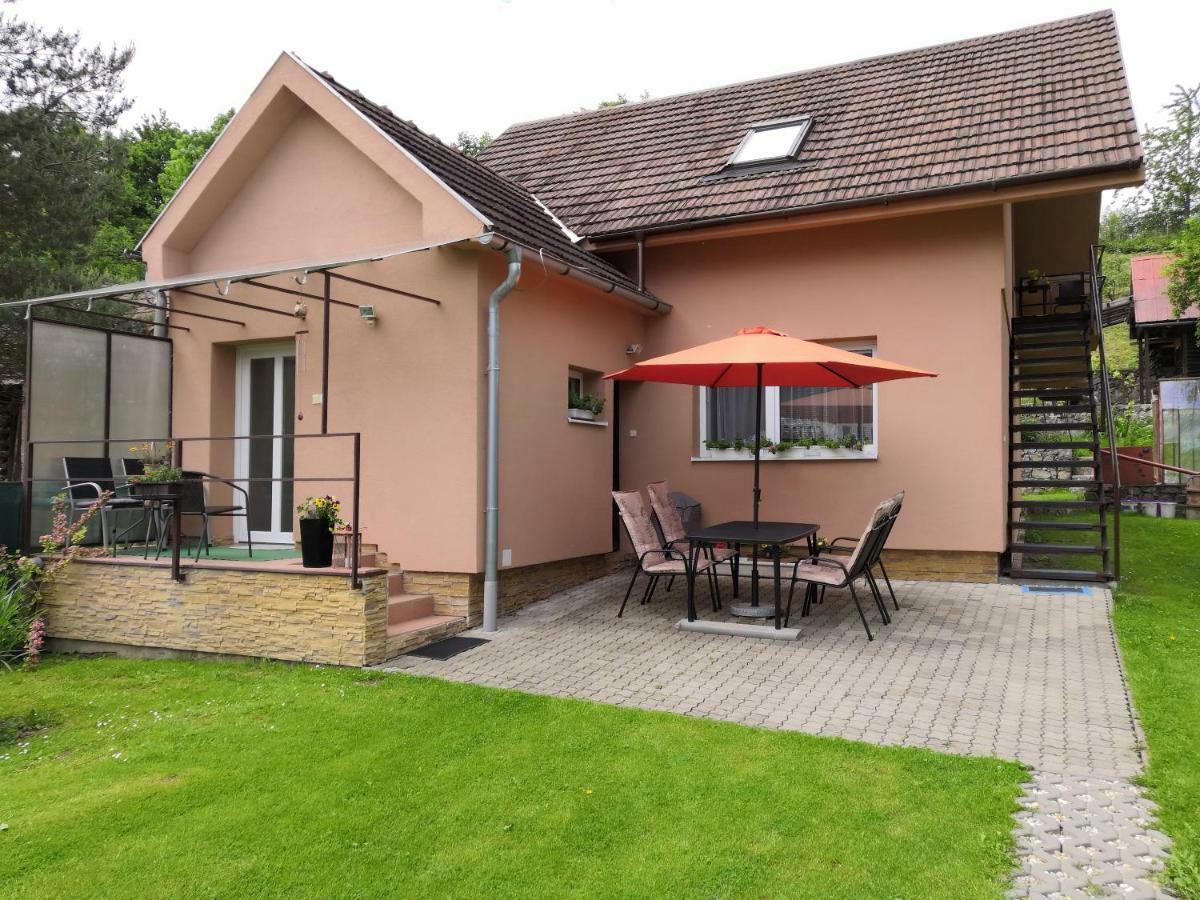 Privat Simba Apartment Strecno Екстериор снимка